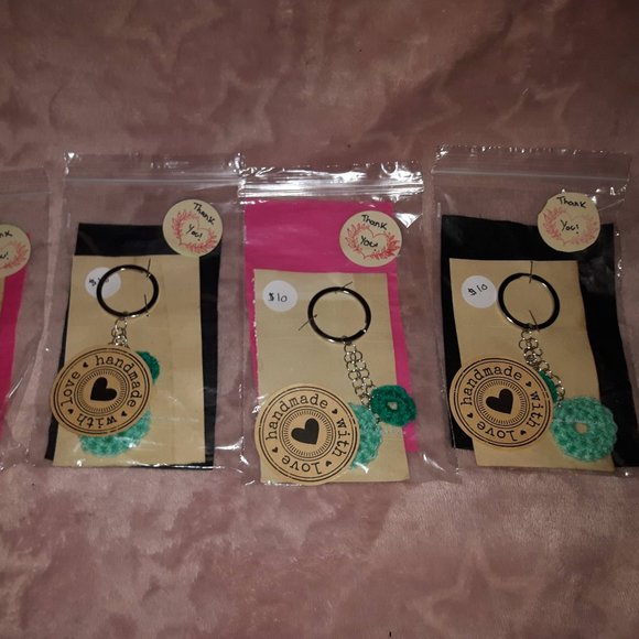 Circle Keychains - Picture 3 of 10